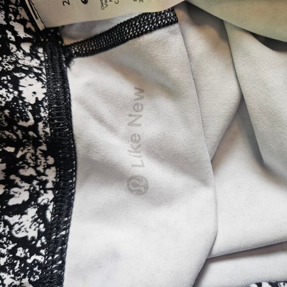 Like New Lululemon Align High Rise Crop Venture Floral Alpine Black White Sz 20 - Picture 10 of 14